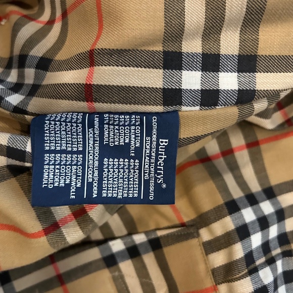 Vintage 1980s Mint Condition Burberrys’ Long Trench Coat Size 4 PETITE - Picture 3 of 7